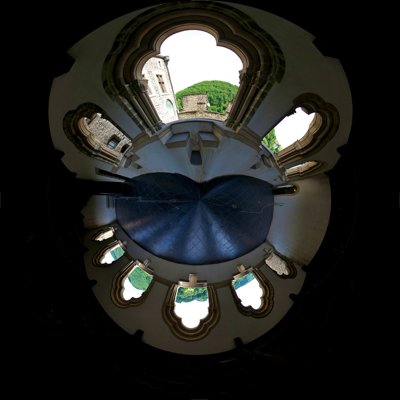 Inside the castle_5933255114_l.jpg